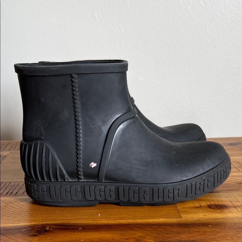 UGG Black Rubber Ankle Boots Kids' Drizlita Waterproof Rain Boot